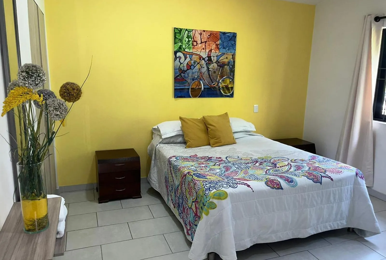 Apartamentos En Laureles Casa Margarita Tu Casa En Medellin contacts